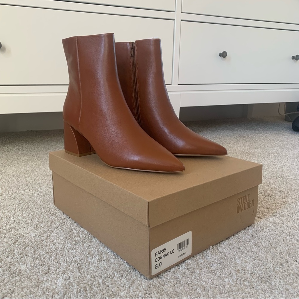 BROWN STEVE MADDEN FARIS COGNAC LEATHER BOOTIES